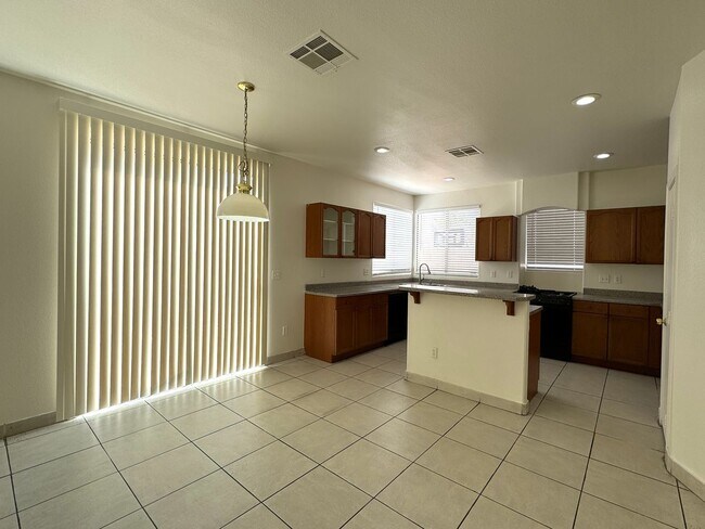 Building Photo - 6839 Scarlet Flax St