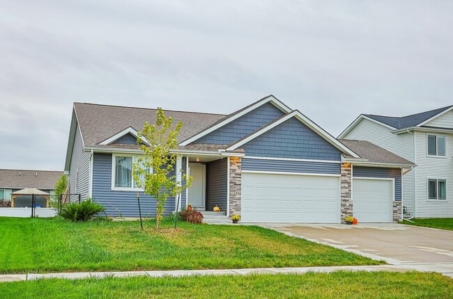 Building Photo - 1225 Cedar St