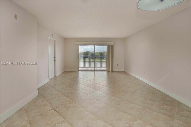 Building Photo - 850 SW 138th Ave