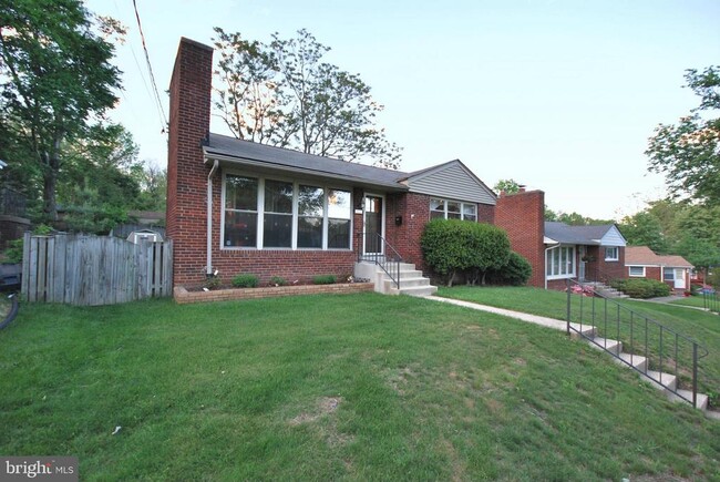 Building Photo - 2605 Finch St