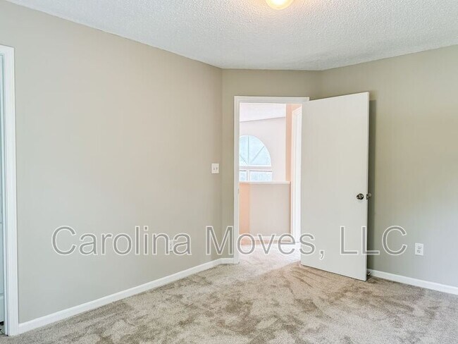 Building Photo - 205 Winterthur Dr