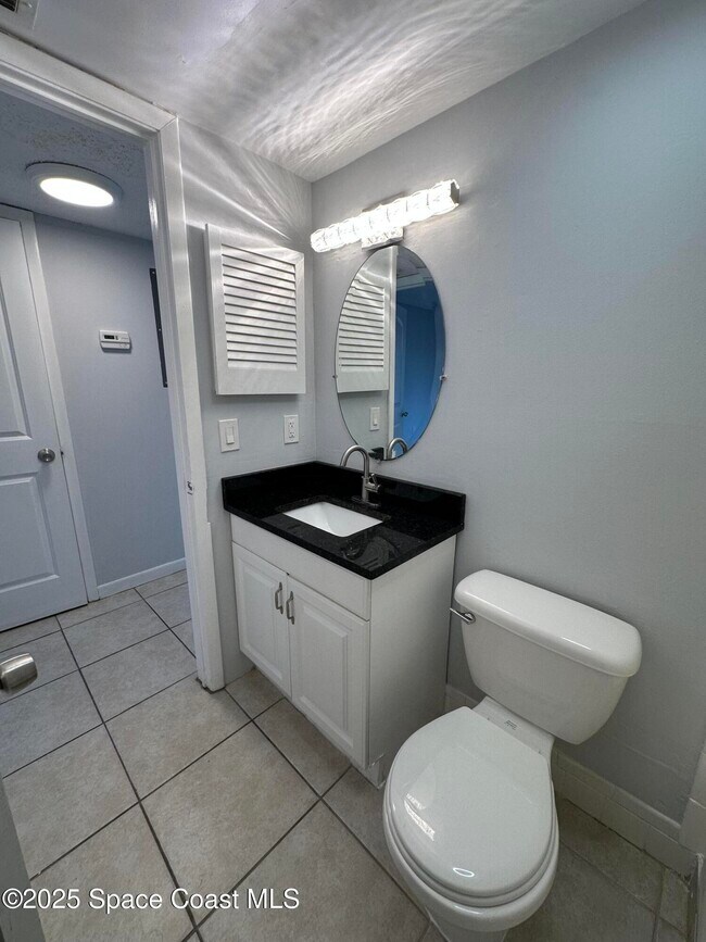 Building Photo - 837 Hickory St