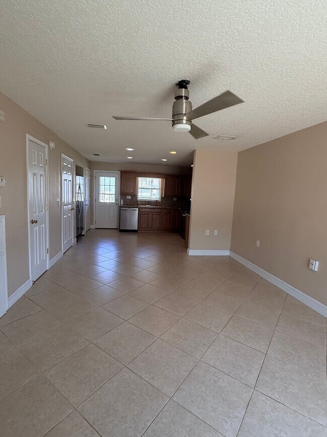 Building Photo - 342 Tarpon Ave