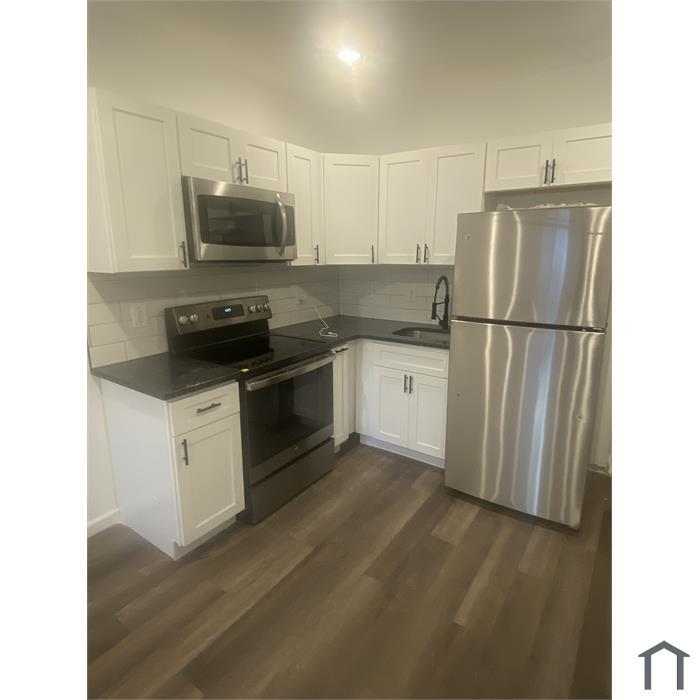 Building Photo - 6216 Dickens Ave
