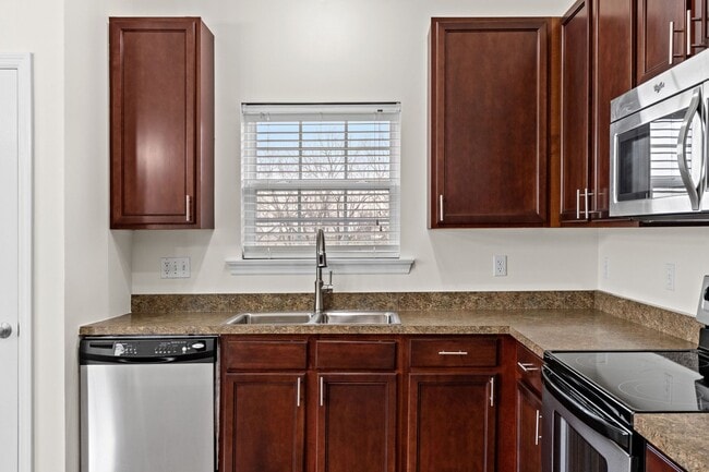 Building Photo - 1434 Piedmont Cir