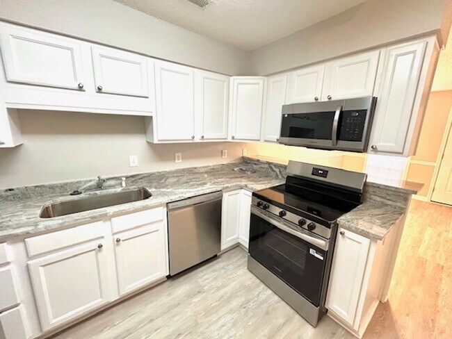 Building Photo - 118 Railroad Ridge Rd