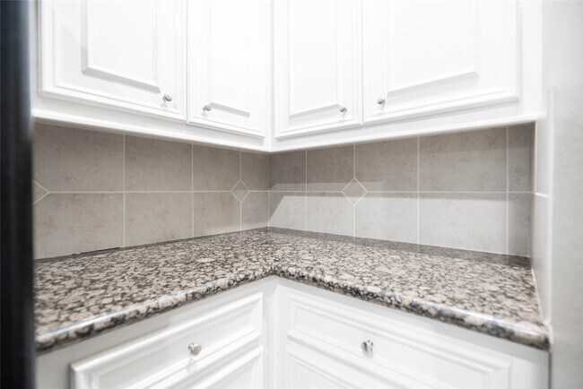 Building Photo - 13165 Snow Ln