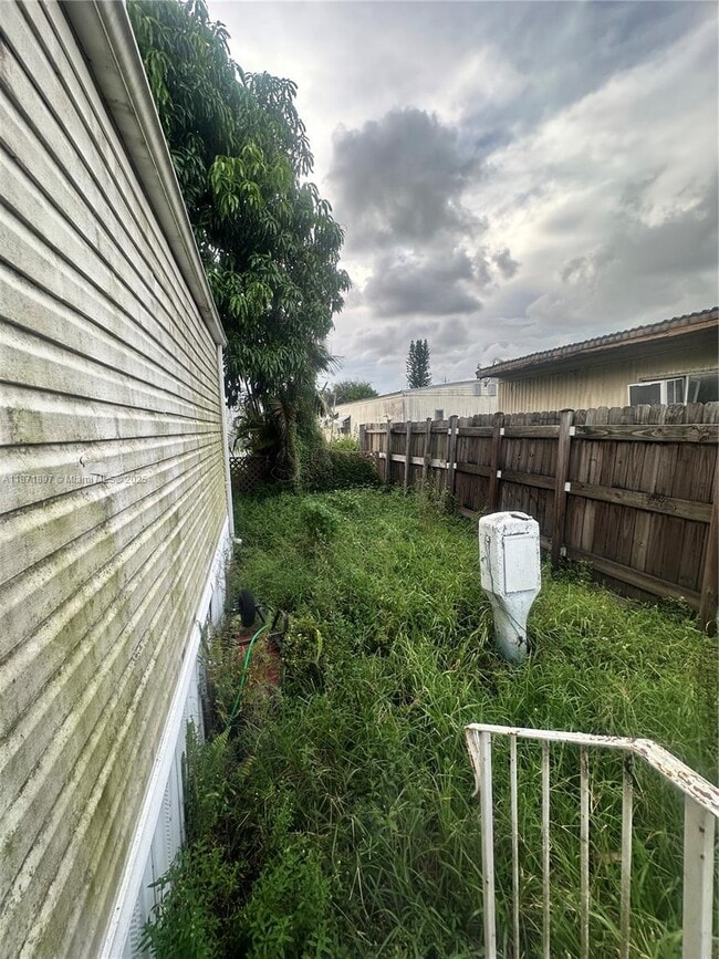 Building Photo - 11908 Cove Pl