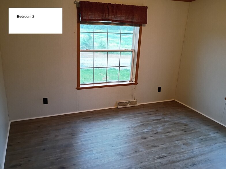 Building Photo - 828 Shepherdstown Pike