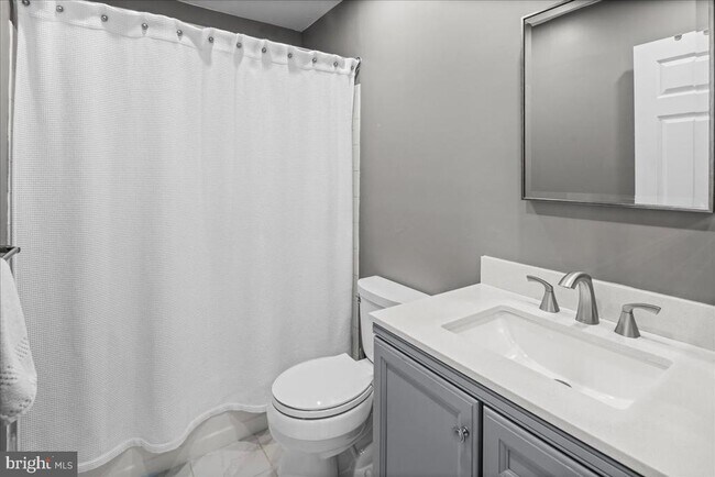 Building Photo - 9 Cromwell Ct