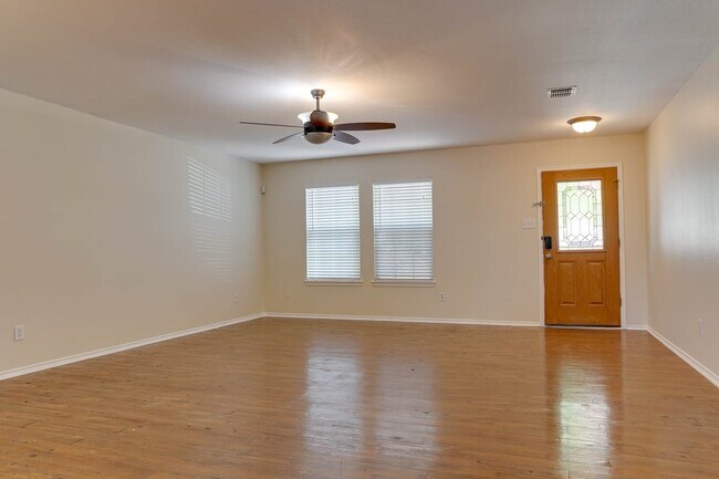 Building Photo - 9016 Garden Springs Dr