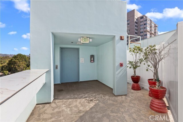 Building Photo - 10336 Wilshire Blvd