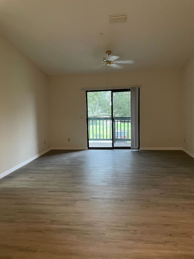 Building Photo - Spacious 3-Bed, 2-Bath Condo Oasis in Beautiful Suntree