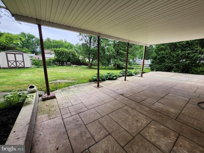 Building Photo - 2622 Boxwood Dr