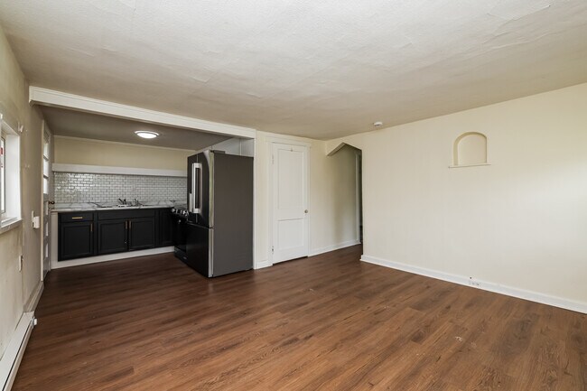 Building Photo - 148 Burgess Ave