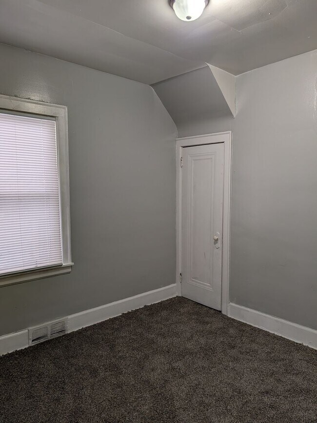 Building Photo - 19137 Norwood-4 BEDS & 2 BATHS FOR RENT!