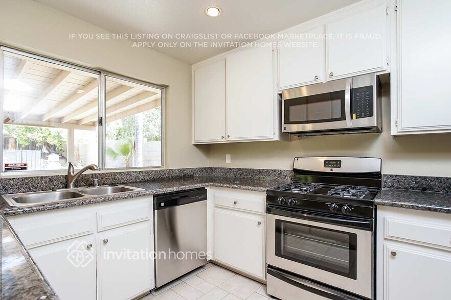 Building Photo - 18112 Raymond Ct