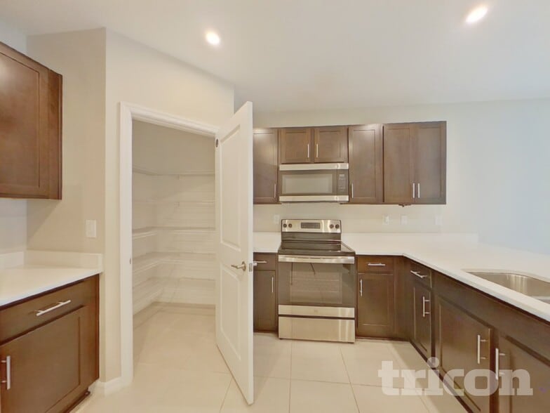 Building Photo - 220 Garnet Ave