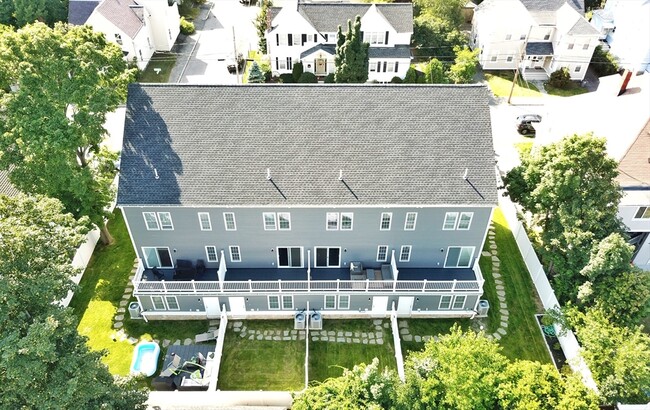 Building Photo - 106 Intervale St