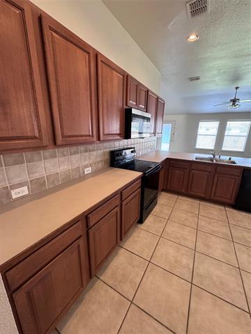 Building Photo - 2110 Fresia Ln