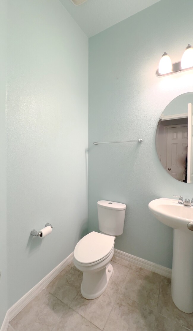 Building Photo - 1088 Avila Ln