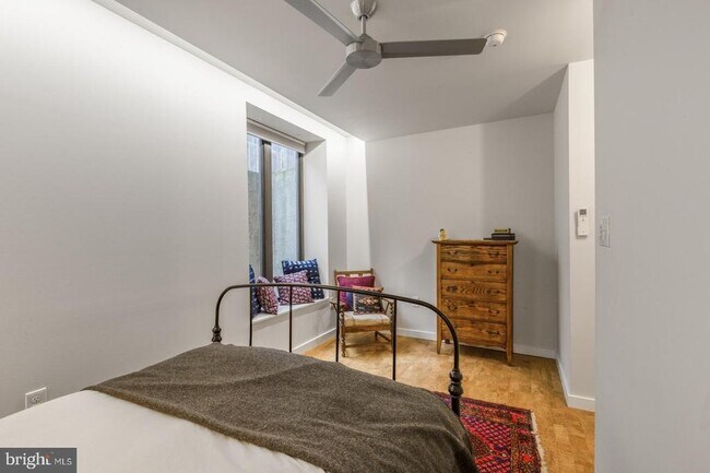 Building Photo - 1306 Hope St