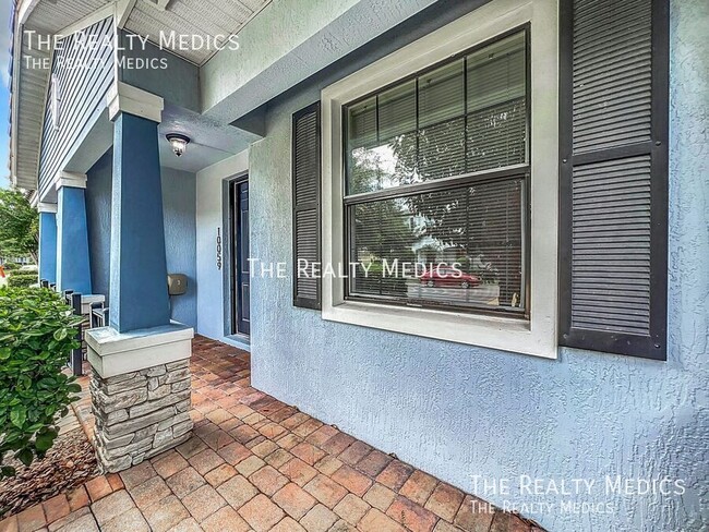 Building Photo - Wonderfull 2 bedroom, 2.5 bath Townhome in...