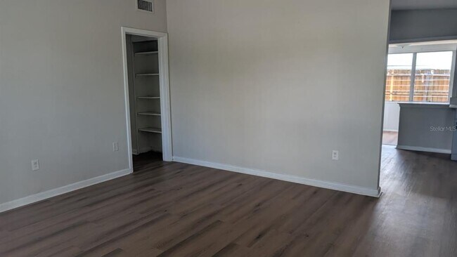 Building Photo - 714 Governors Ave