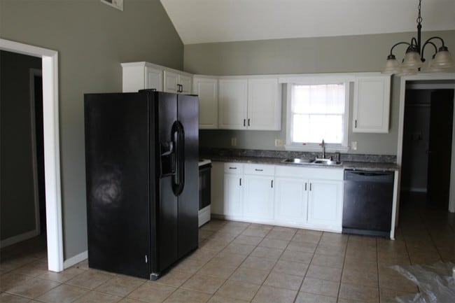 Building Photo - 2324 Jim Stokes Ct