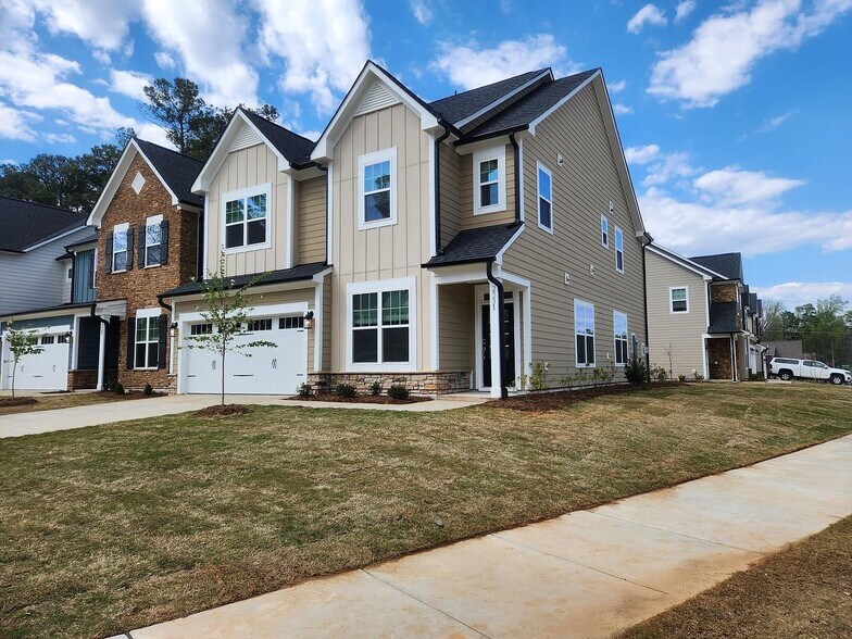Building Photo - 2331 Big Sky Ln