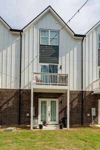 Building Photo - 5610 Sofias Cir