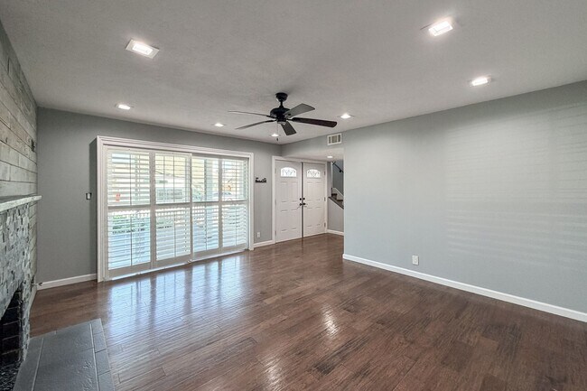 Building Photo - 4950 Nautilus St