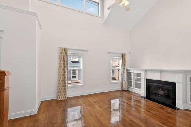 Building Photo - 655 Mead St SE