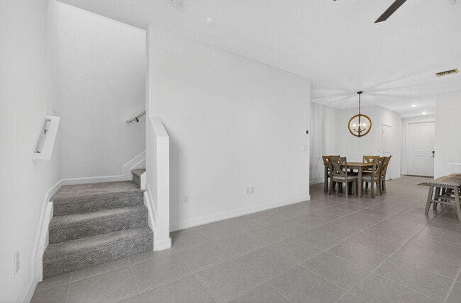 Building Photo - 846 SE grovebush Ln