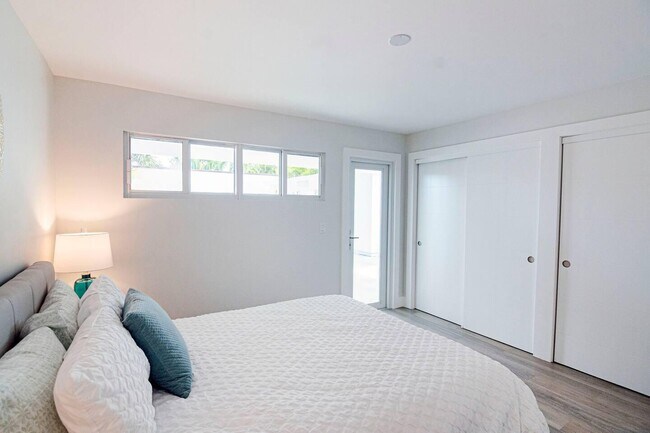 Building Photo - 103 W Sandpiper Cir