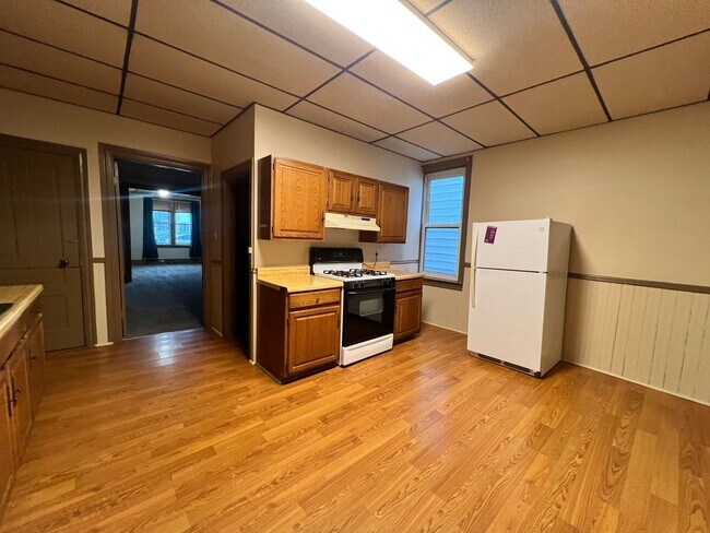 Building Photo - 343 W Penn St