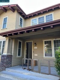 Building Photo - 2015 De Anza Ln