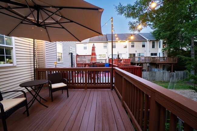 Building Photo - 8538 Towne Manor Ct