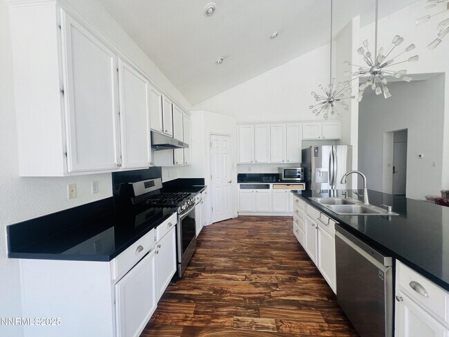 Building Photo - 513 Cypress Point Dr