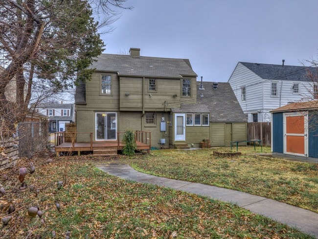 Building Photo - Charming 2bed/1.5 bath minutes from Plaza in Aurora Neighborhood - Appliances, Garage + Storm She...