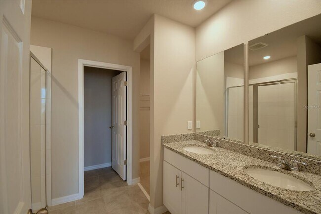 Building Photo - 3208 Weitzel Dr