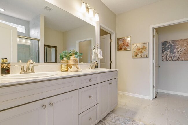 Building Photo - 8139 Wolf Path Dr