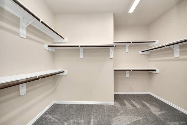 Building Photo - 21254 Lucknow Ln