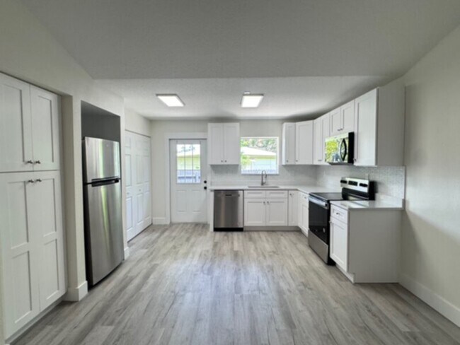 Building Photo - 2 Bedroom- All NEW &amp; Updated with Most...