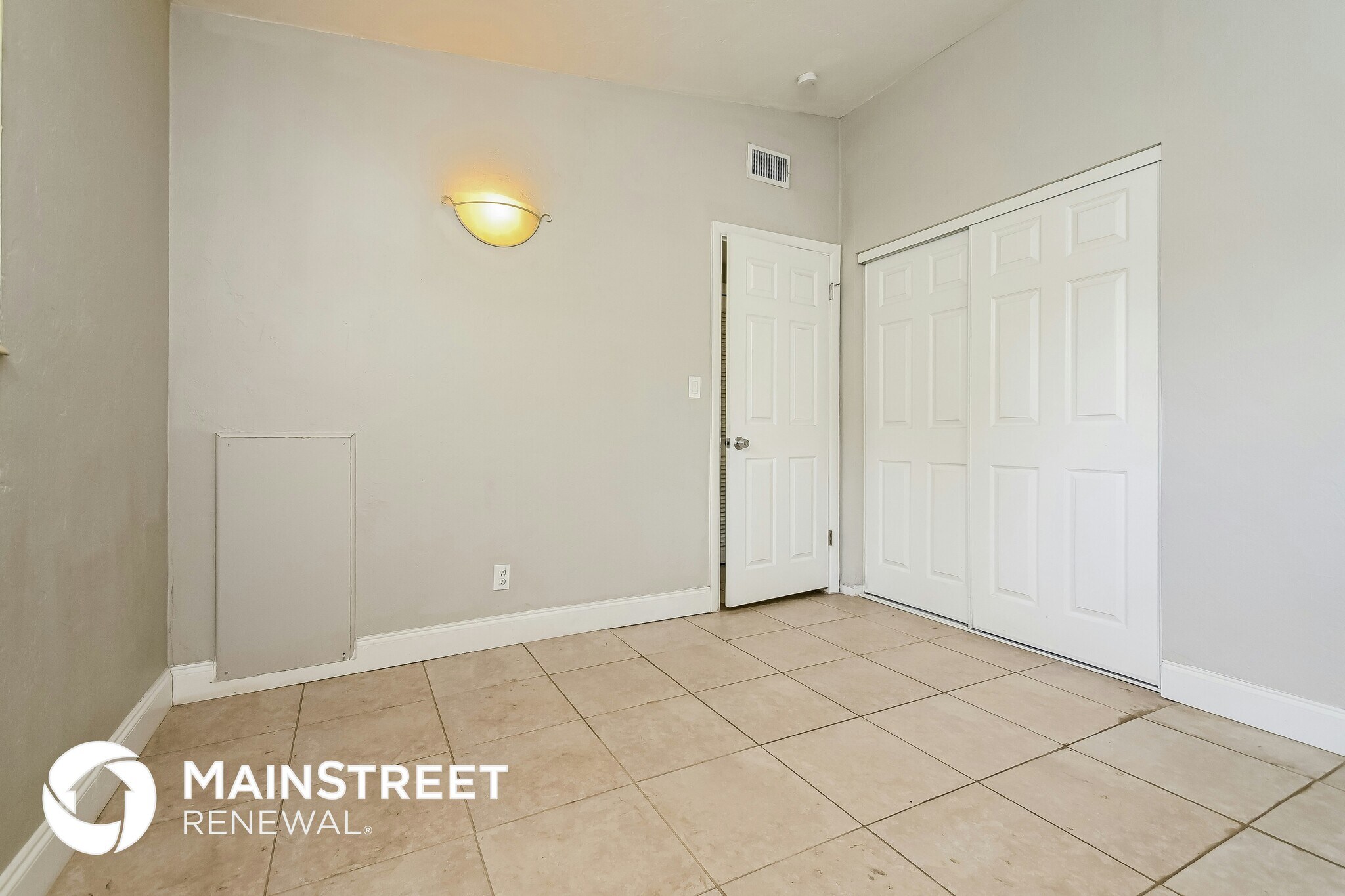 Building Photo - 3521 Schwalbe Dr