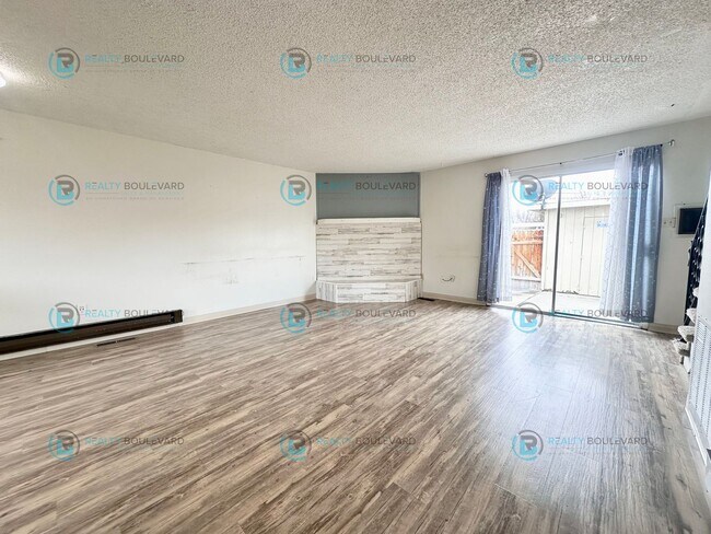 Building Photo - 527 Smithridge Park