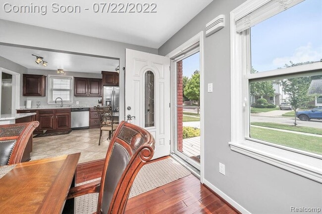 Building Photo - 575 E Southlawn Blvd