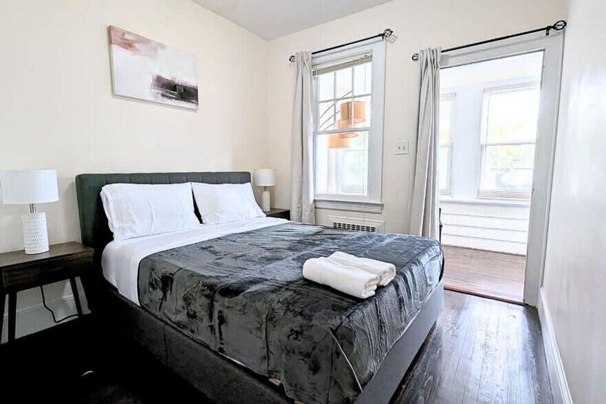 Building Photo - 108 Gotthart St