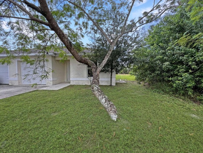 Building Photo - Sweater Weather Optional: 3 Beds, 2 Baths,...