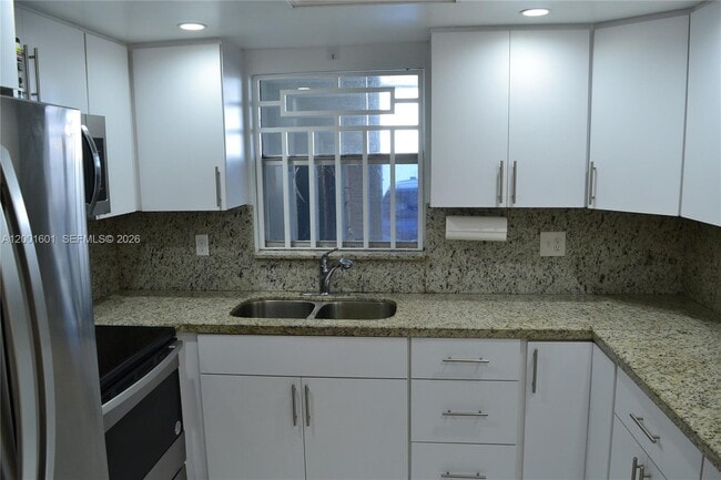 Building Photo - 220 NW 87th Ave